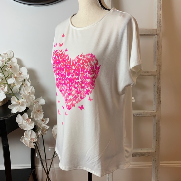 ‼️CLEARANCE‼️ Heart Short Sleeve Top - Picture 5 of 7